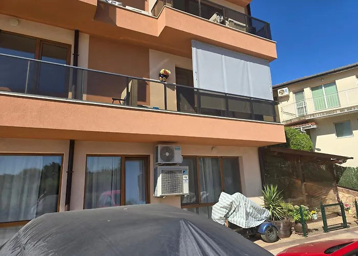 морската къща-нестинарка Apartment Zarewo